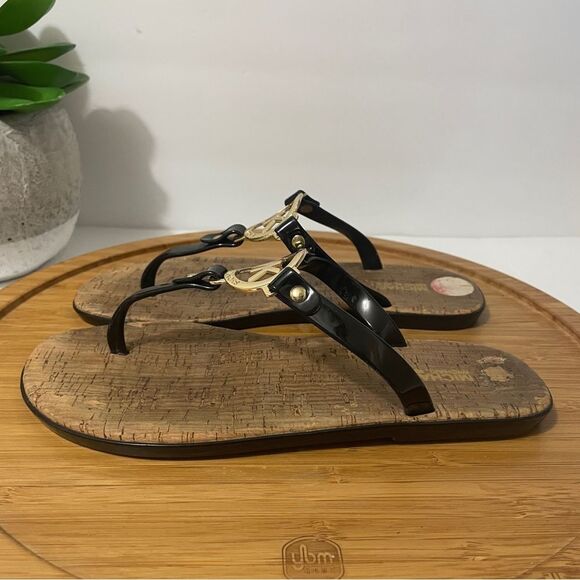 Michael Kors Black Jelly Thong Sandal Gold Metallic Logo Flip Flop Size 6 - Picture 1 of 7